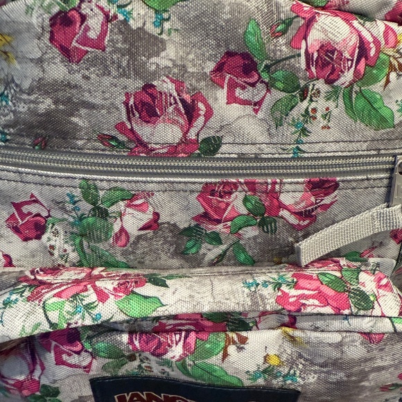 Beautiful Backpack - Picture 2 of 3